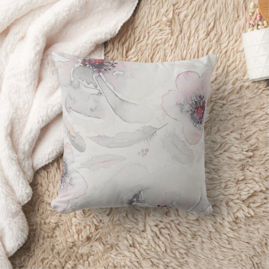 静かにピンクおよび挨りだらけの灰色のヴィンテージの花柄の水彩画 クッション (ブランケット)