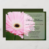 静かにピンクおよび緑のガーベラのデイジーのブライダルシャワー 招待状 (正面/裏面)