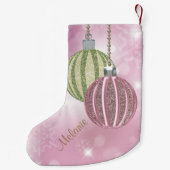 静かにピンク及び緑のフェイクなグリッターのオーナメントの球 スモールクリスマスストッキング (裏面)