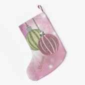 静かにピンク及び緑のフェイクなグリッターのオーナメントの球 スモールクリスマスストッキング (裏面 (吊り時))