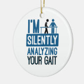 静かに足並みを分析してるフィジカルセラピー セラミックオーナメント (左)