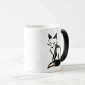 静かキツネ-魔法マグカップ上のミニマルなインクブラシ モーフィングマグカップ (正面右)