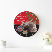 "静保かな子猫オン"，赤いタータンチェック，猫茶パーティー ラージ壁時計 (ホーム)