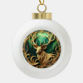 静威厳のあるかな森の中を眺めながら立つ セラミックボールオーナメント (正面)