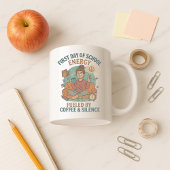 静寂と静寂に包まれる学校のエネルギーの初日 コーヒーマグカップ