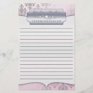 静止した明るいピンクの熱血なダマスク織によって並べられるビジネス 便箋