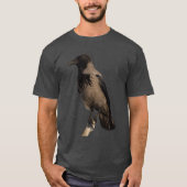 静観するハシブトガラス Tシャツ (正面)