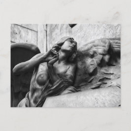 静謐な視線を天に向けた美しい天使 ポストカード