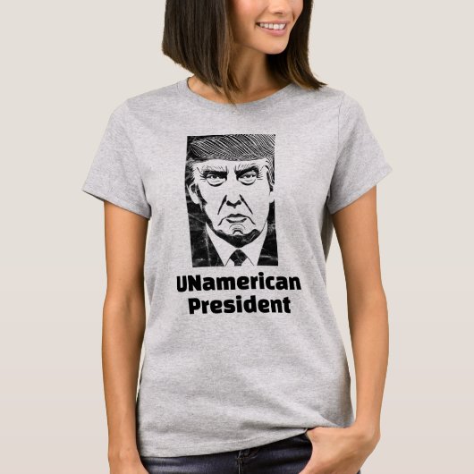 非アメリカ的な大統領トランプTシャツ Tシャツ (正面)