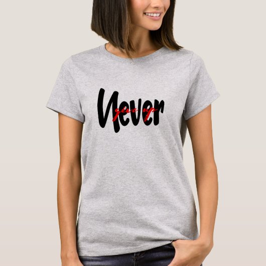 非カッコいいア与えップのグラフィックTシャツデザイン Tシャツ (正面)