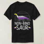 非ビノサウル恐竜LGBTQ非バイナリフラグの性別 Tシャツ (デザイン正面)
