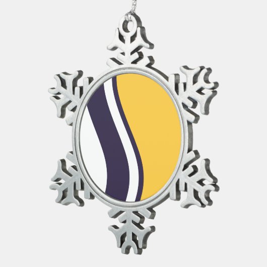 非主筋スリップまたは滑ること帯 スノーフレークピューターオーナメント (右)