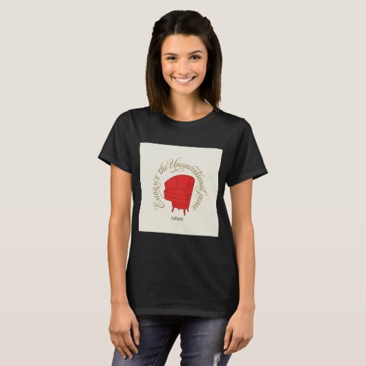 非伝統を受け入れる赤い椅子のTシャツ Tシャツ (正面フル)