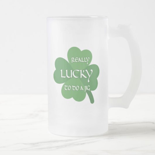 非常にラッキーである フロストグラスビールジョッキ (右)