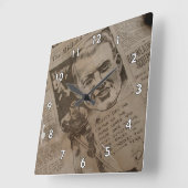 非常に古い新聞に目を引く スクエア壁時計 (傾斜)