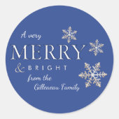 非常に明るいメリークリスマススノーフレークの贈り物 ラウンドシール (正面)