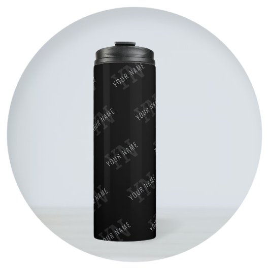 非常に濃いグレーと黒のモノグラム名パターン タンブラー