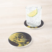 非常に熱いタバコが付いているスカル コースター (側面)