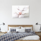 非常に若い白の極端なクローズアップ キャンバスプリント (インサイチュ (寝室))