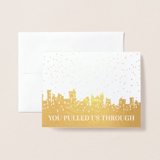 非攻撃的な冬の休日の街並み従業員 箔カード (封筒付き正面)