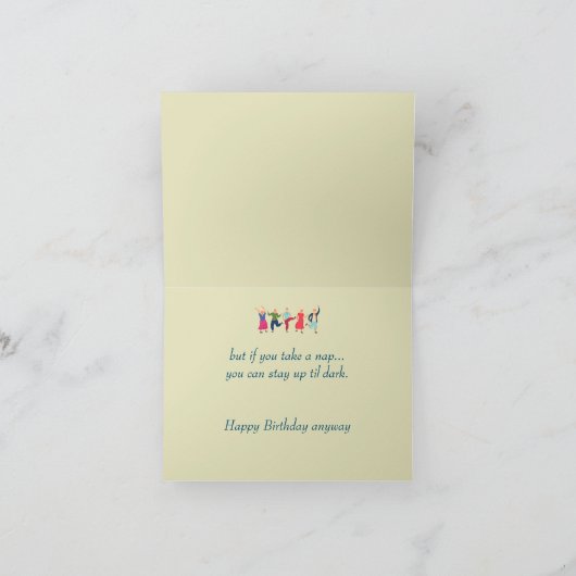 面白いお年寄りの誕生日、人生の山を越える カード (内部)