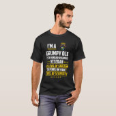 面白いことに私は75歳のグリンピーな第75レンジャー連隊の退役軍人 Tシャツ (正面フル)