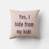 面白いよね、私、子供のいるママのベビーシャワーから逃げるんだから クッション (裏面)