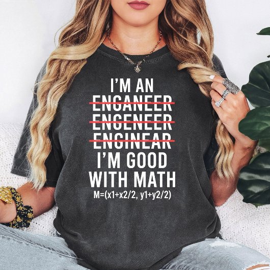 面白いエンジニアの数学中点公式ユーモア Tシャツ