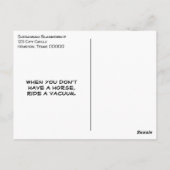 面白いカウボーイ帽の猫の掃除機の誕生日カード ポストカード (裏面)