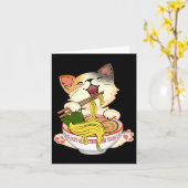 面白いカマラアニメ猫がラーメントランプ noodlesを食べる カード (黄色い花)