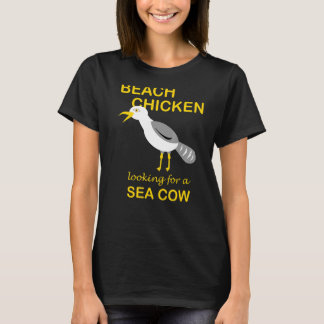 面白いカモメ ビーチ ニワトリ マナティー 海の牛を探す Tシャツ