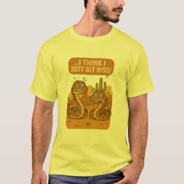 面白いガラガラヘビのTシャツ - 自分を咬んでしまったみたい Tシャツ