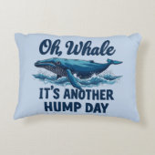 面白いクジラのダジャレ "Oh Whale" 水曜日デザイン アクセントクッション (裏面)