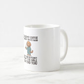 面白いコーヒー犬のビンテージ彫刻Tシャツデザイン_1 コーヒーマグカップ (正面右)