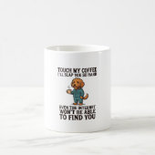 面白いコーヒー犬のビンテージ彫刻Tシャツデザイン_1 コーヒーマグカップ (中央)