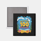 面白いサメの100日間サーフィンスクール マグネット (正面/裏面)