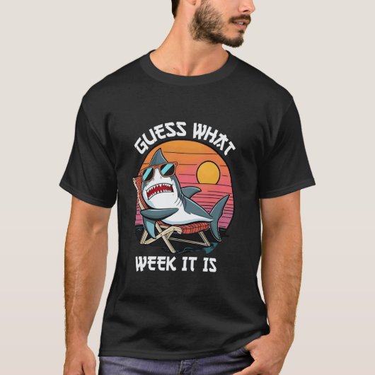 面白いサメ好きのためのサメ好き週間グッズ - Amazing Guess What Week It  Tシャツ (正面)