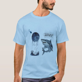 面白いサメ スキューバダイバー 昼食時間 ? Tシャツ