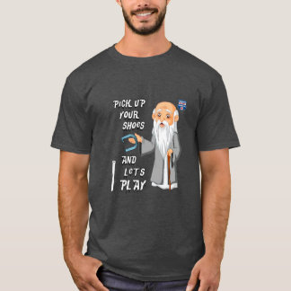 面白いシニアが靴を拾う Tシャツ