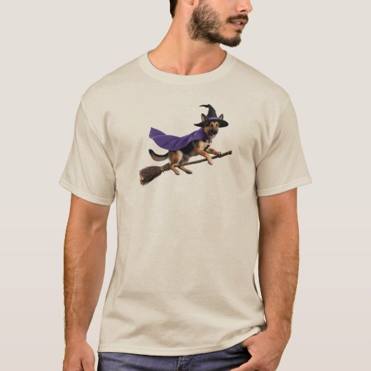 面白いジャーマンシェパードの魔女Tシャツ Tシャツ (正面)