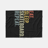 面白いスケボーのデザイン Eat Sleep Skateboard Repeat フリースブランケット (正面(横))
