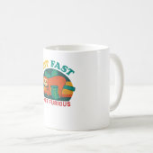 面白いスローペースなナマケモノのEssential Tシャツ コーヒーマグカップ (正面右)
