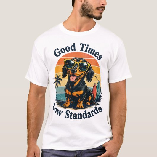面白いダックスフント レトロビーチ Tシャツ (正面)