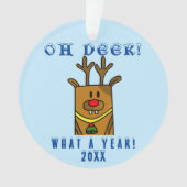 面白いデザインの鹿のイラスト Oh Deer What a Year カートゥーン・トナカイ オーナメント (正面)