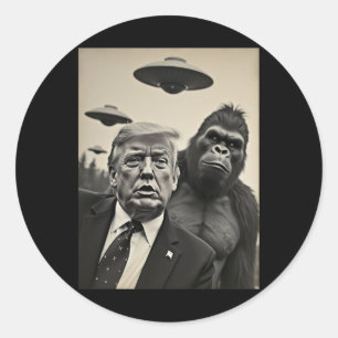 面白いトランプ ビッグフット UFO付き自撮り 変なエイリアン ラウンドシール