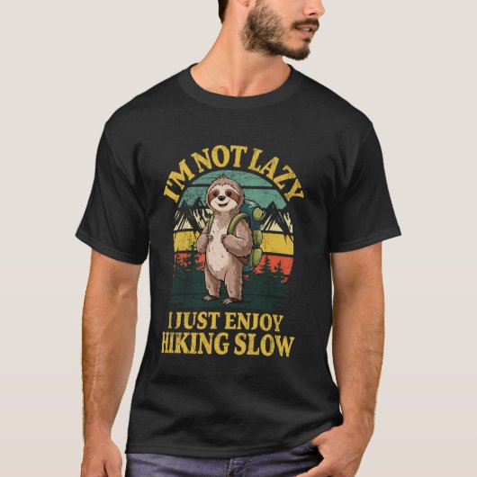 面白いナマケモノのハイキング 怠け者のハイカー Tシャツ (正面)