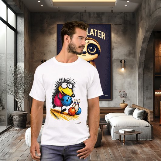 面白いハリネズミのボウリングの漫画Tシャツ Tシャツ