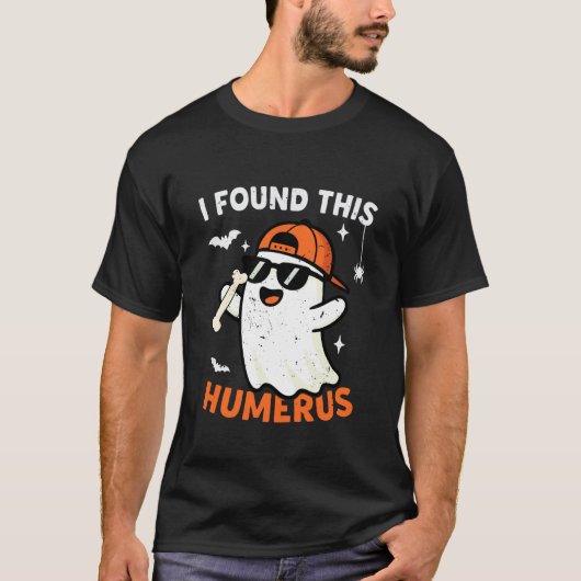 面白いハロウィン おもしろい上腕骨の幽霊を見つけました Tシャツ (正面)