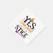 面白いハロウィーンの魔女Yes私はスティックを駆動することができる スタンダードカクテルナプキン (角)