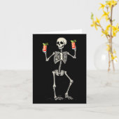 面白いハロウィーンスケルトン飲み血メアリーテール カード (黄色い花)